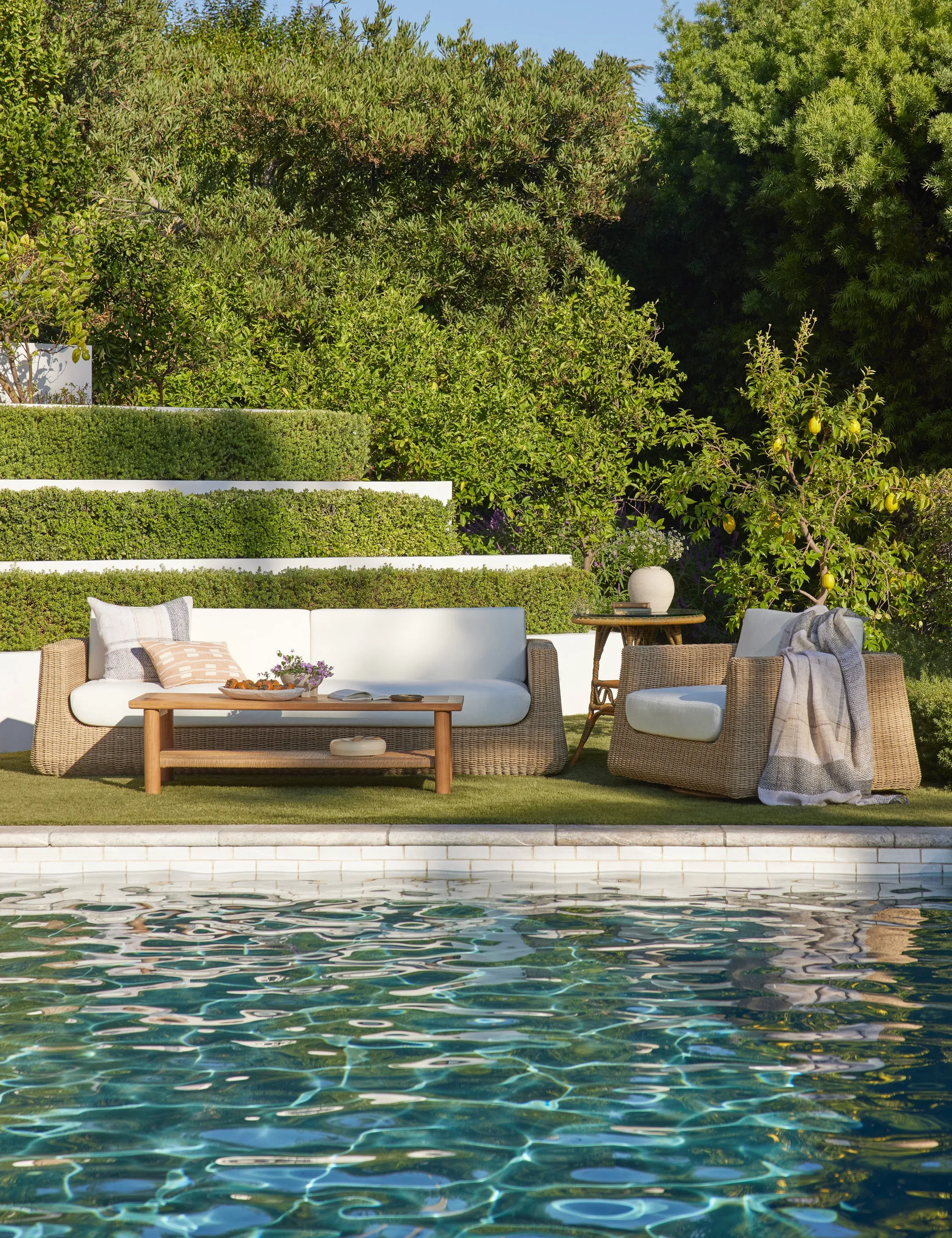 Aisha Indoor / Outdoor Sofa Lulu and Georgia