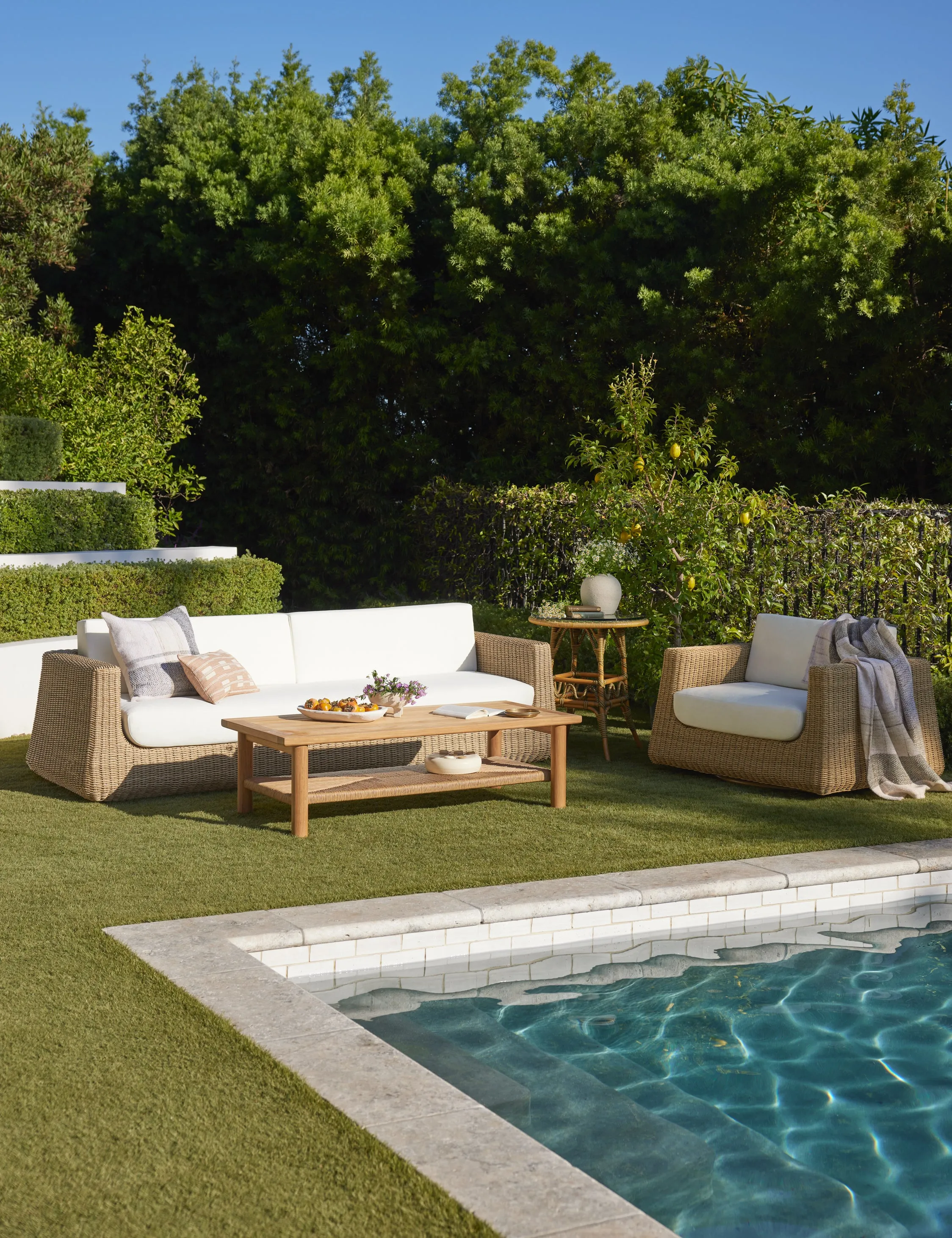 Aisha Indoor / Outdoor Swivel Chair Lulu and Georgia