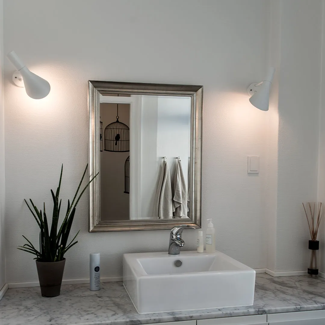 AJ Wall Lamp