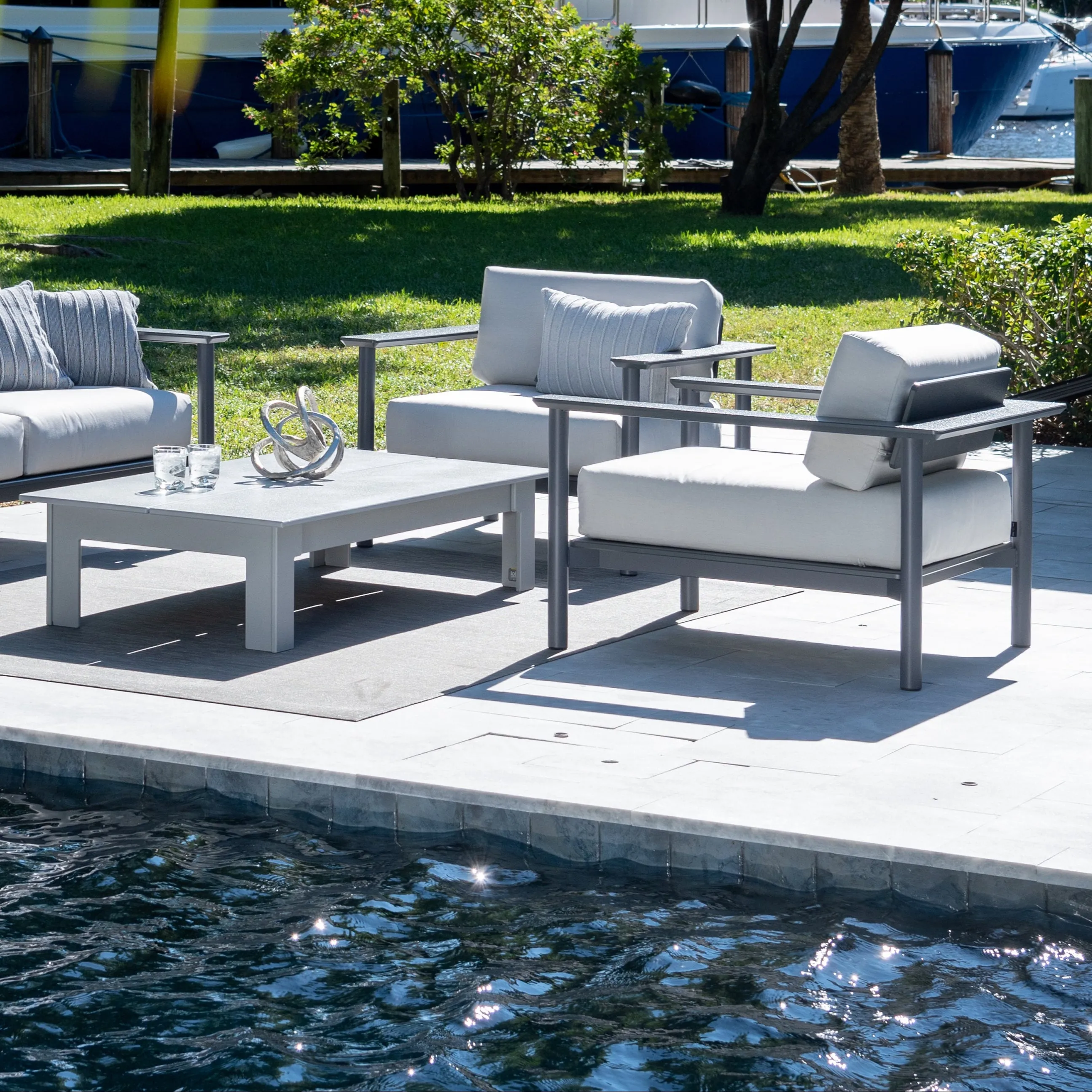 Aurora Outdoor Lounge Chair