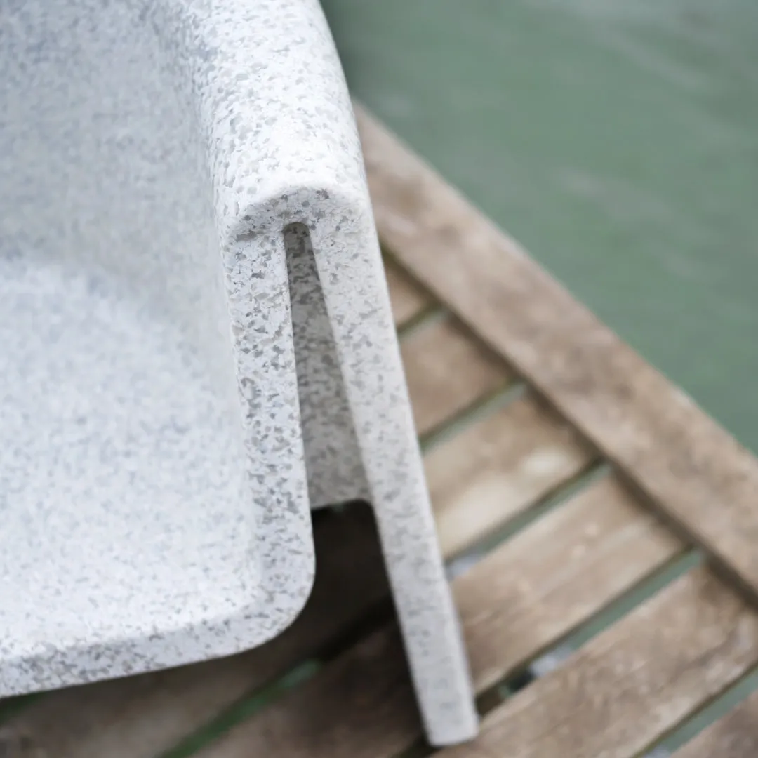 Bit Lounge Chair