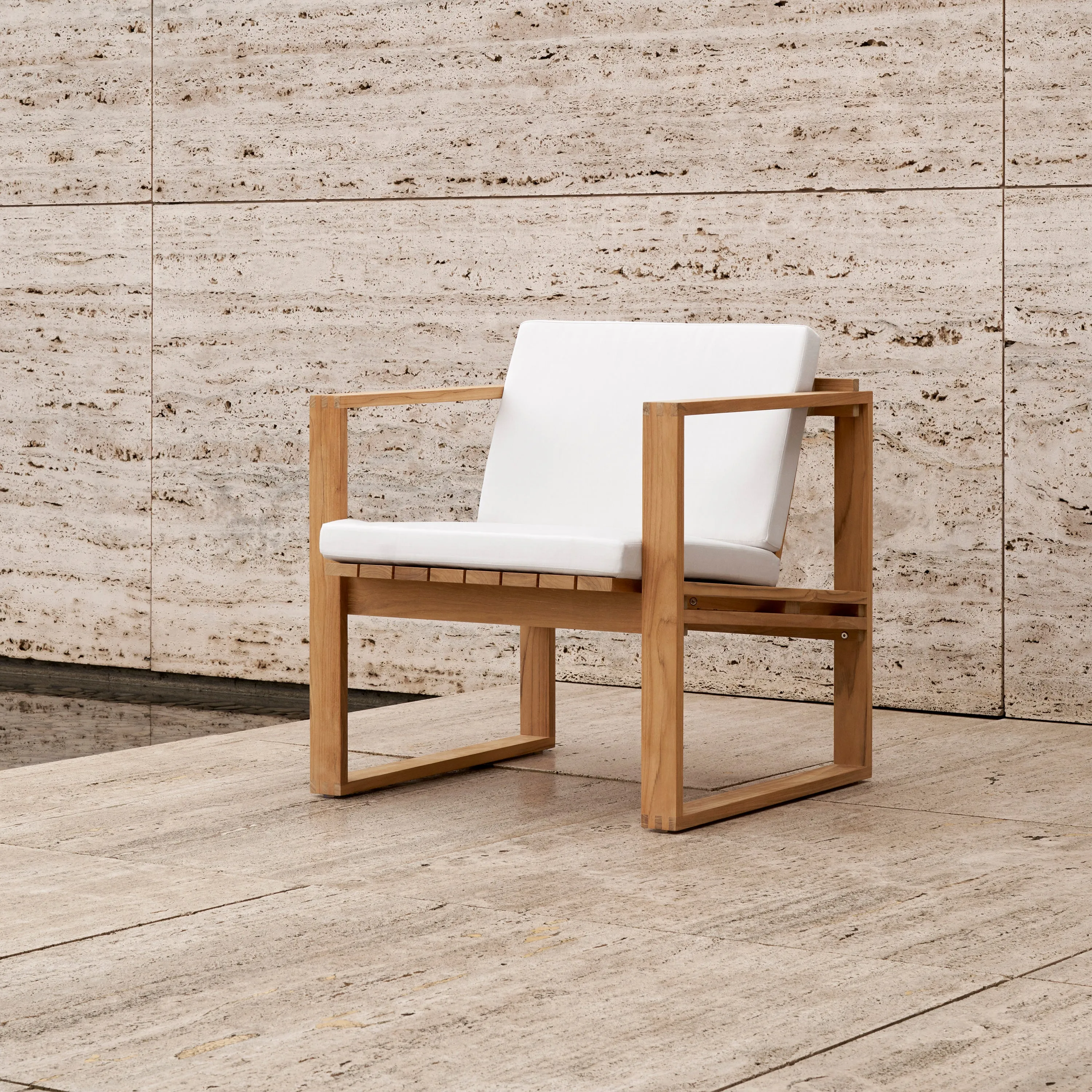 BK Outdoor Lounge Chair