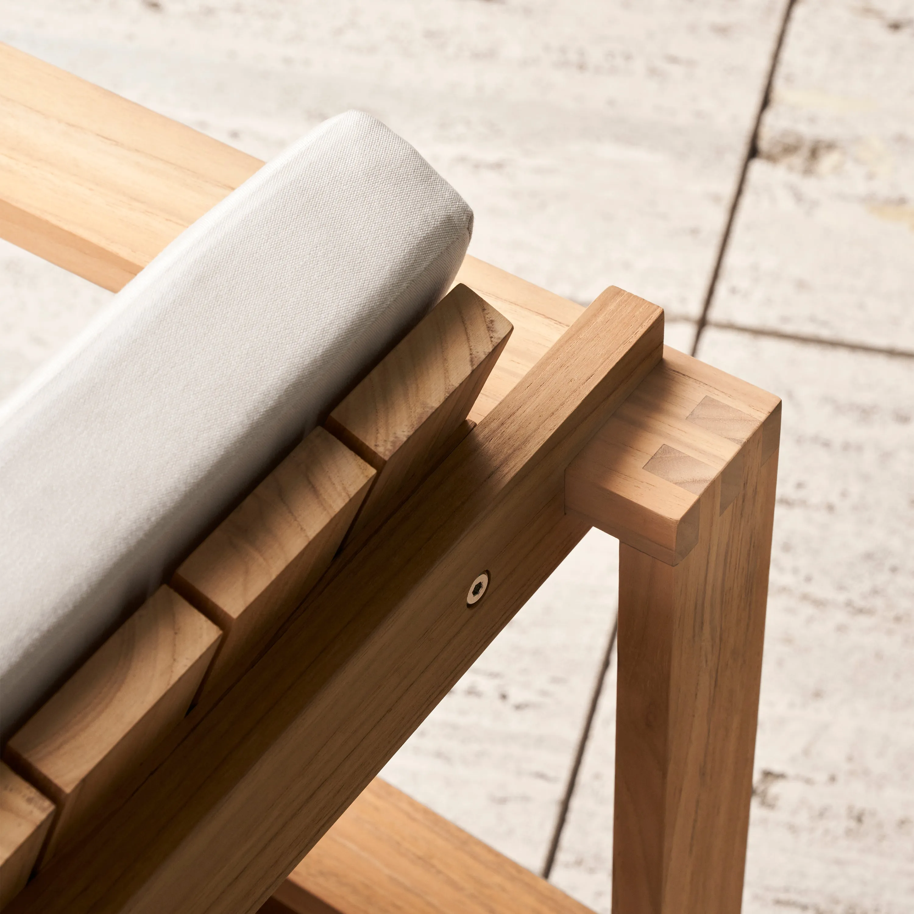 BK Outdoor Lounge Chair