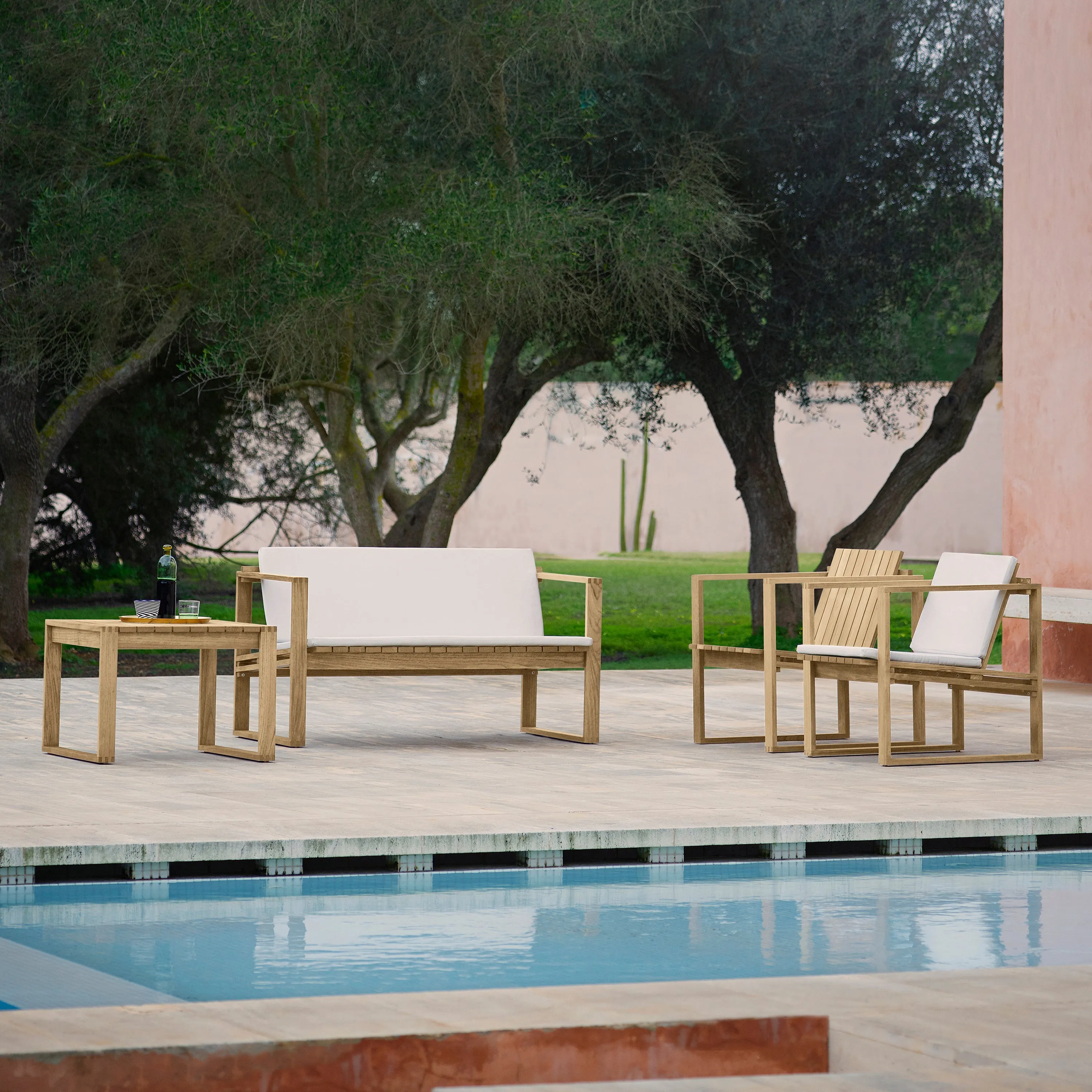 BK Outdoor Lounge Sofa