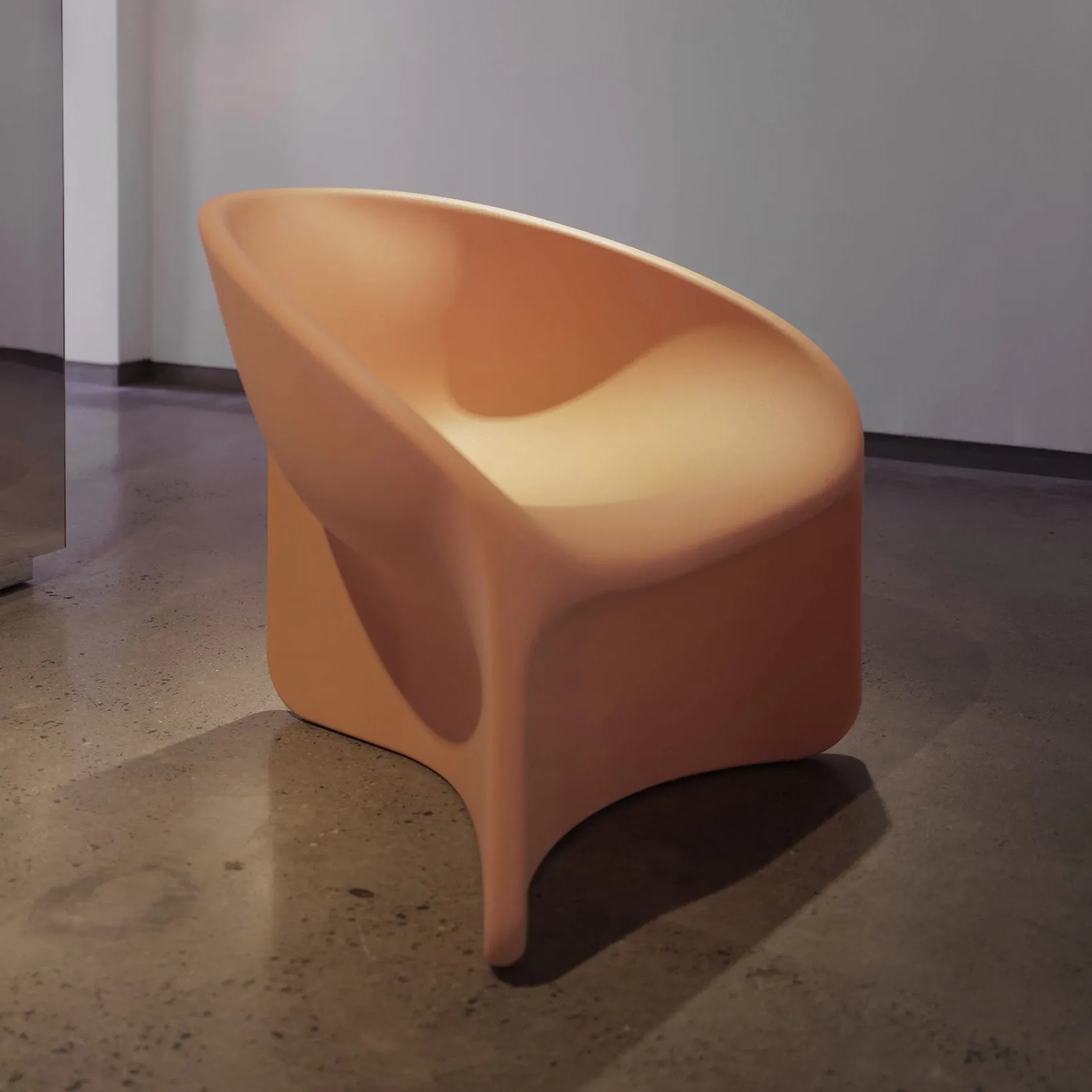 Bluff Lounge Chair
