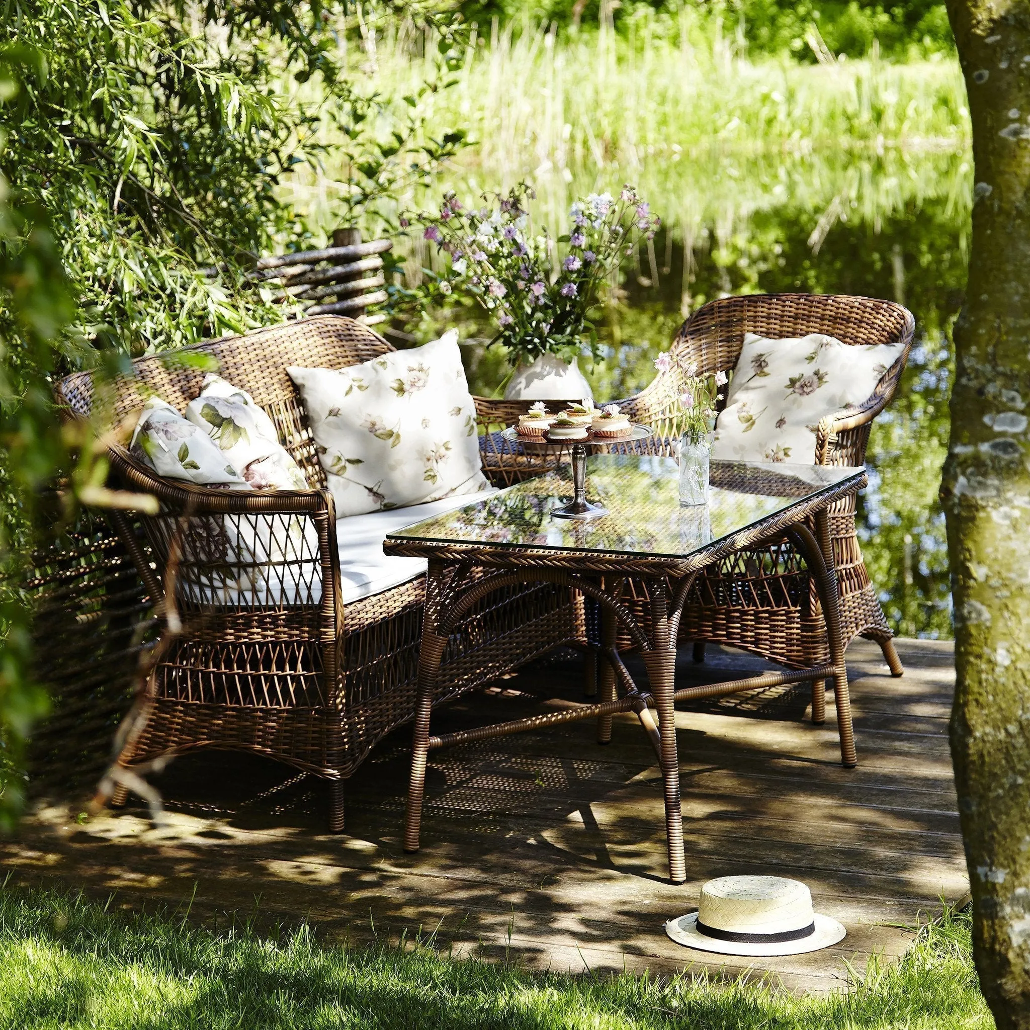 Charlot Outdoor 2-Seater Sofa