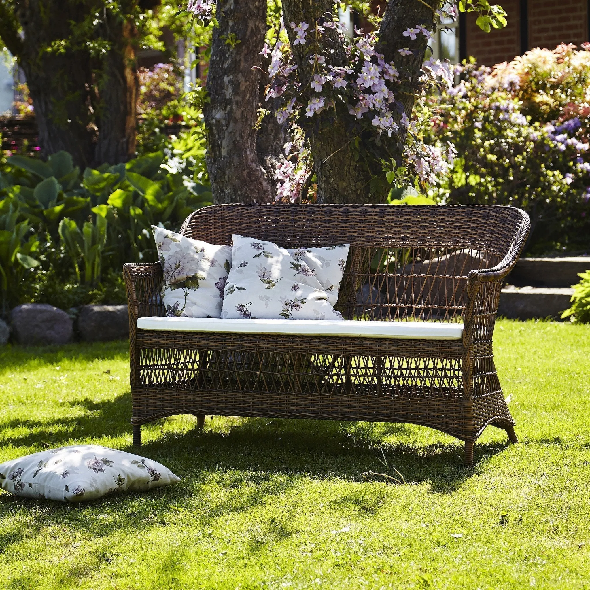 Charlot Outdoor 2-Seater Sofa