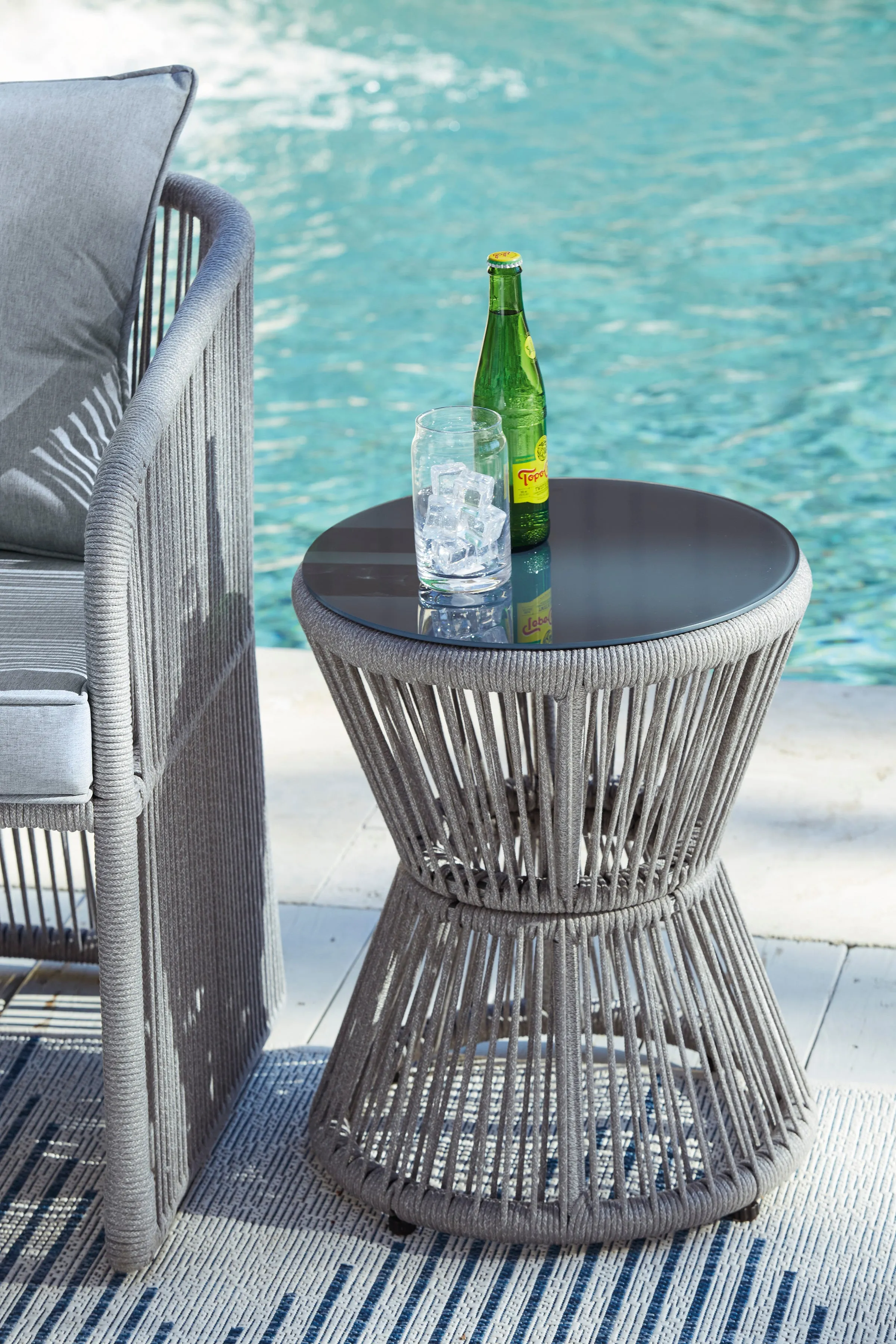 Coast Island Outdoor Chair w/Side Table and Ottoman