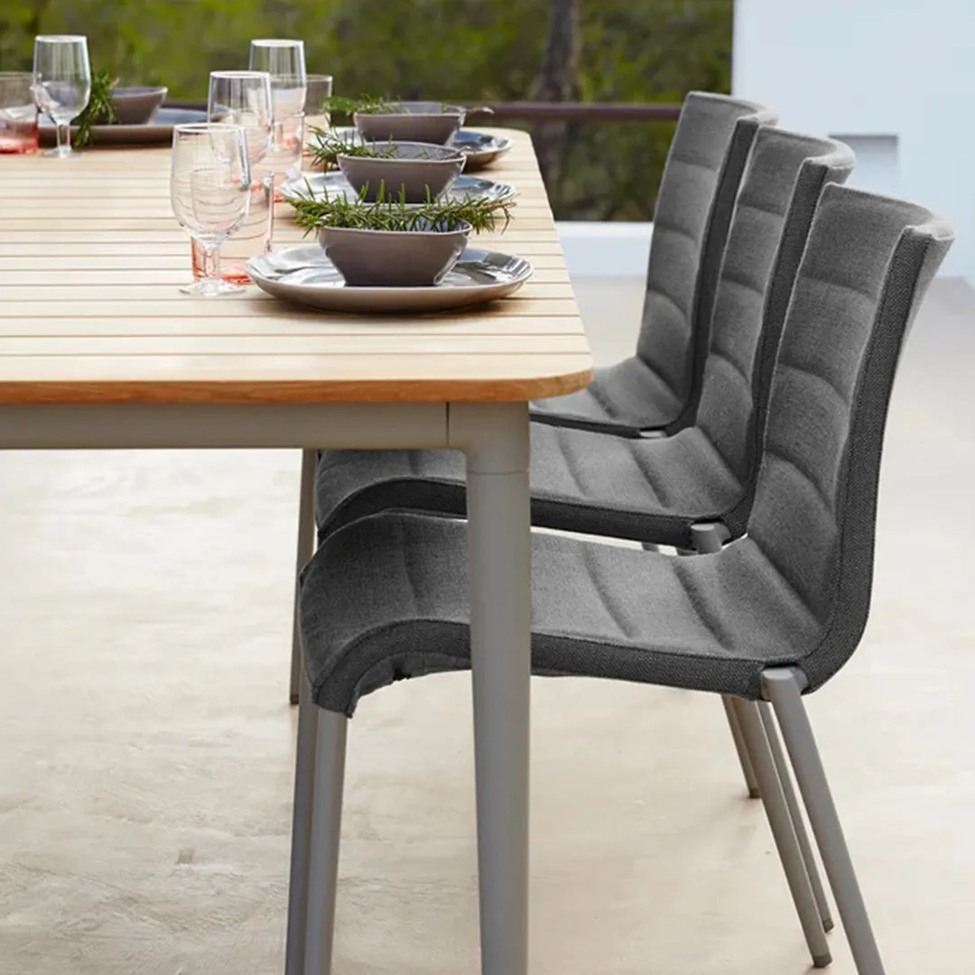 Core Outdoor Dining Table
