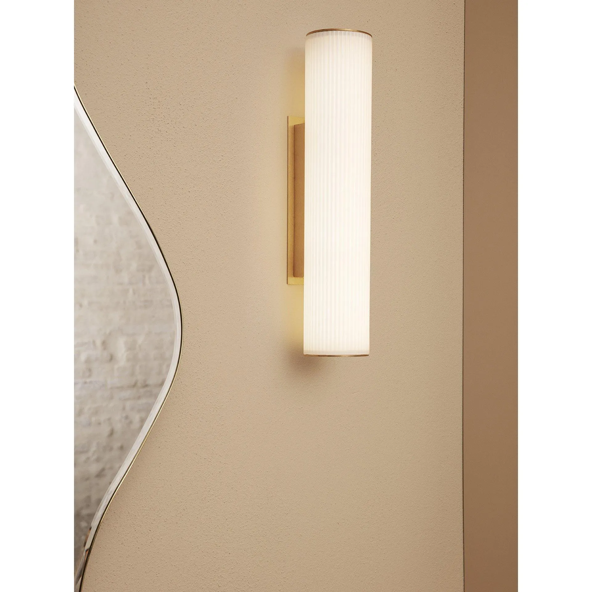 Ferm Living Vuelta Wall Lamp Brass ø40 Cm, White