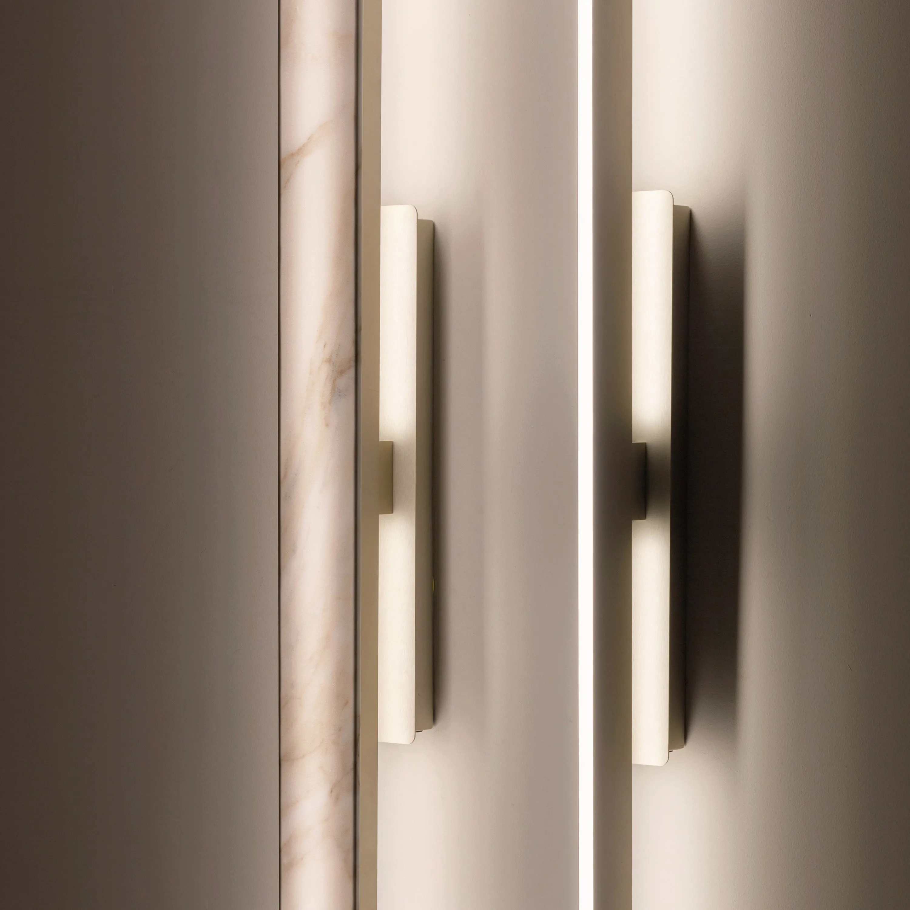 Fly Vela Wall Sconce
