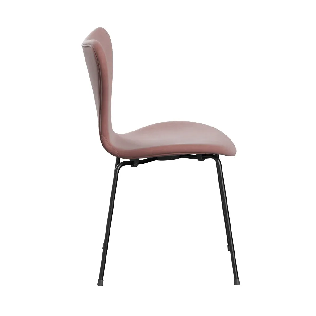 Fritz Hansen Series 7™ Chair Full Upholstery, Black/Belfast Velvet Misty Rose