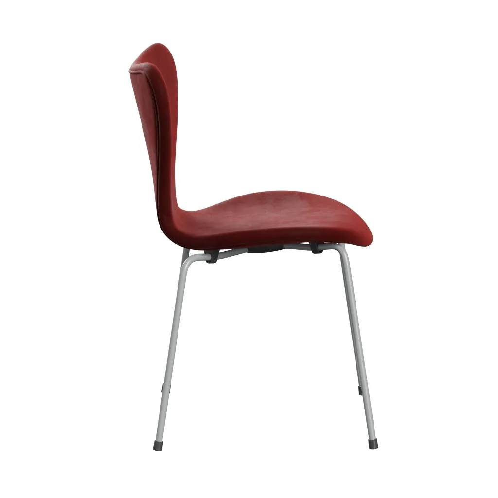 Fritz Hansen Series 7™ Chair Full Upholstery, Nine Grey/Belfast Velvet Autumn Red
