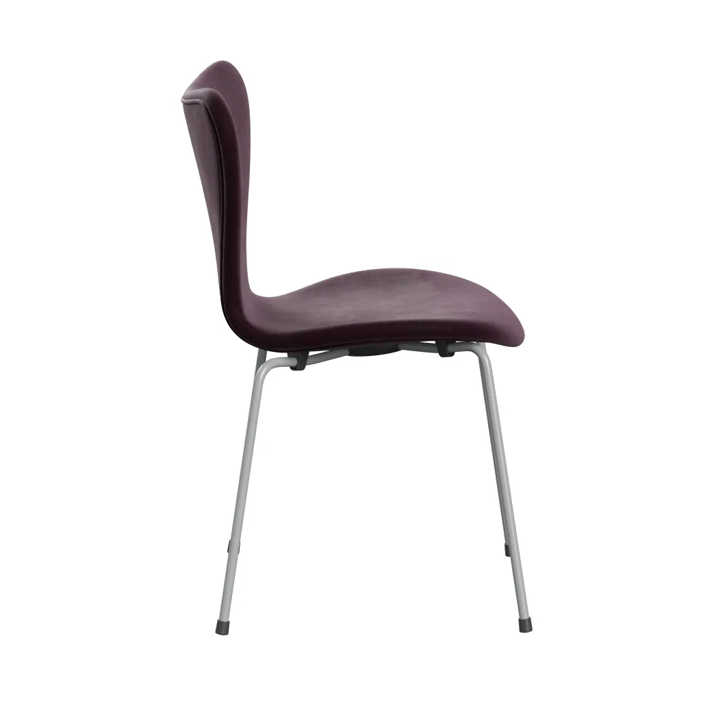 Fritz Hansen Series 7™ Chair Full Upholstery, Nine Grey/Belfast Velvet Dark Plum