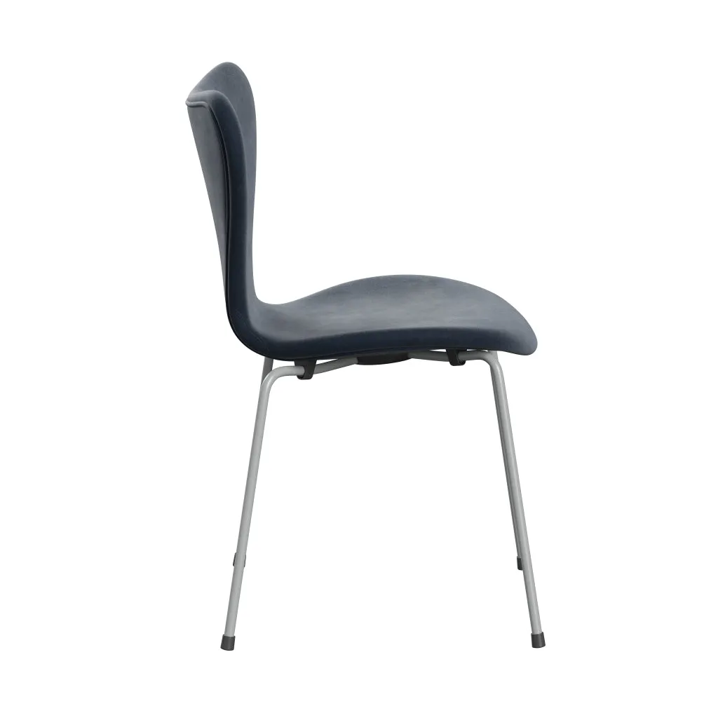 Fritz Hansen Series 7™ Chair Full Upholstery, Nine Grey/Belfast Velvet Grey Blue