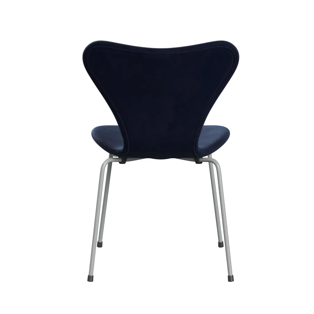 Fritz Hansen Series 7™ Chair Full Upholstery, Nine Grey/Belfast Velvet Midnight Blue