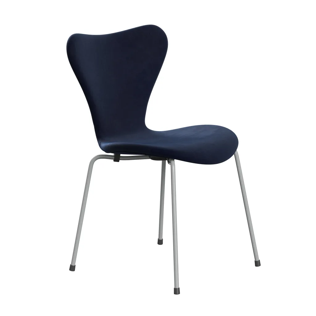 Fritz Hansen Series 7™ Chair Full Upholstery, Nine Grey/Belfast Velvet Midnight Blue
