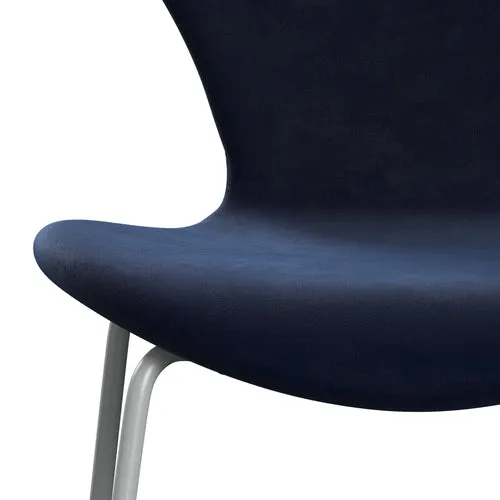 Fritz Hansen Series 7™ Chair Full Upholstery, Nine Grey/Belfast Velvet Midnight Blue