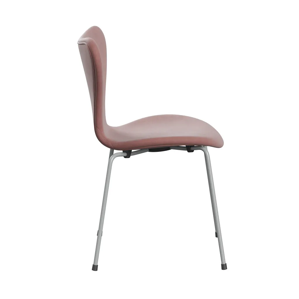 Fritz Hansen Series 7™ Chair Full Upholstery, Nine Grey/Belfast Velvet Misty Rose