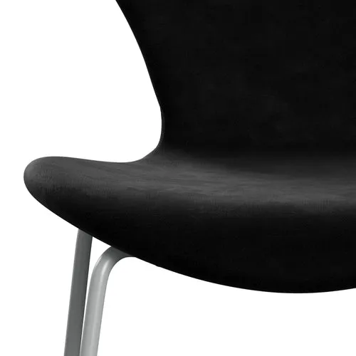 Fritz Hansen Series 7™ Chair Full Upholstery, Nine Grey/Belfast Velvet Night Black