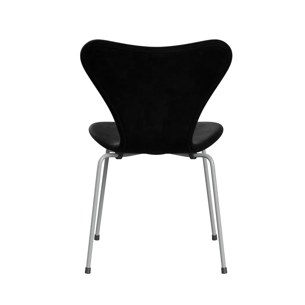 Fritz Hansen Series 7™ Chair Full Upholstery, Nine Grey/Belfast Velvet Night Black