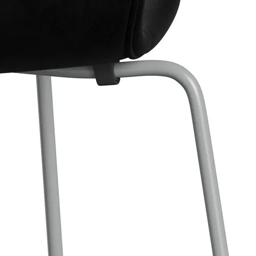 Fritz Hansen Series 7™ Chair Full Upholstery, Nine Grey/Belfast Velvet Night Black