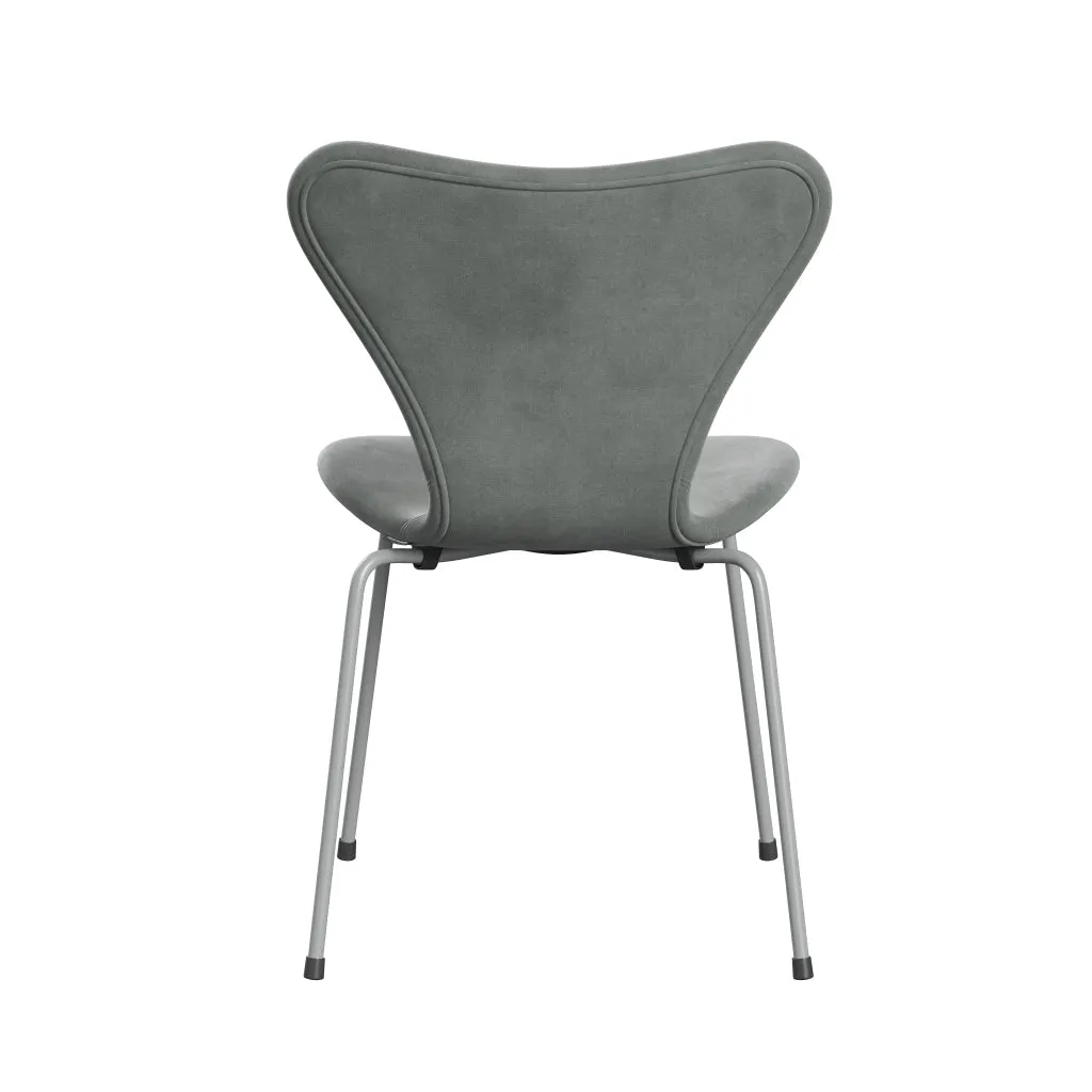 Fritz Hansen Series 7™ Chair Full Upholstery, Nine Grey/Belfast Velvet Seal Grey
