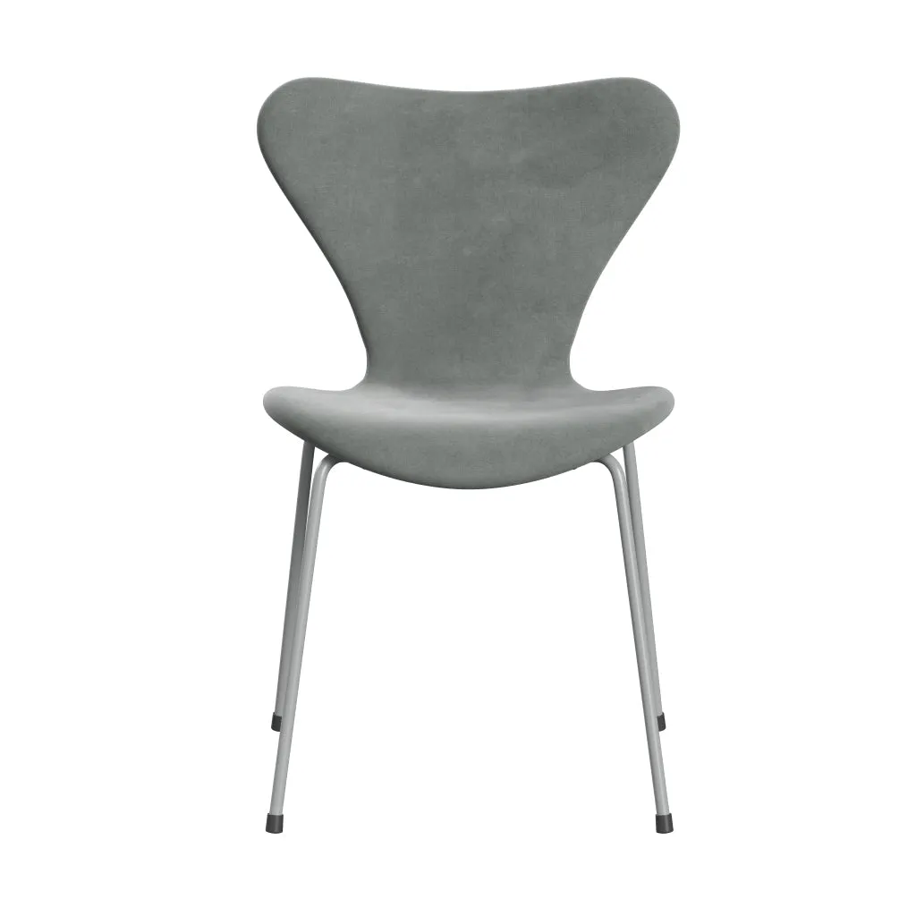 Fritz Hansen Series 7™ Chair Full Upholstery, Nine Grey/Belfast Velvet Seal Grey