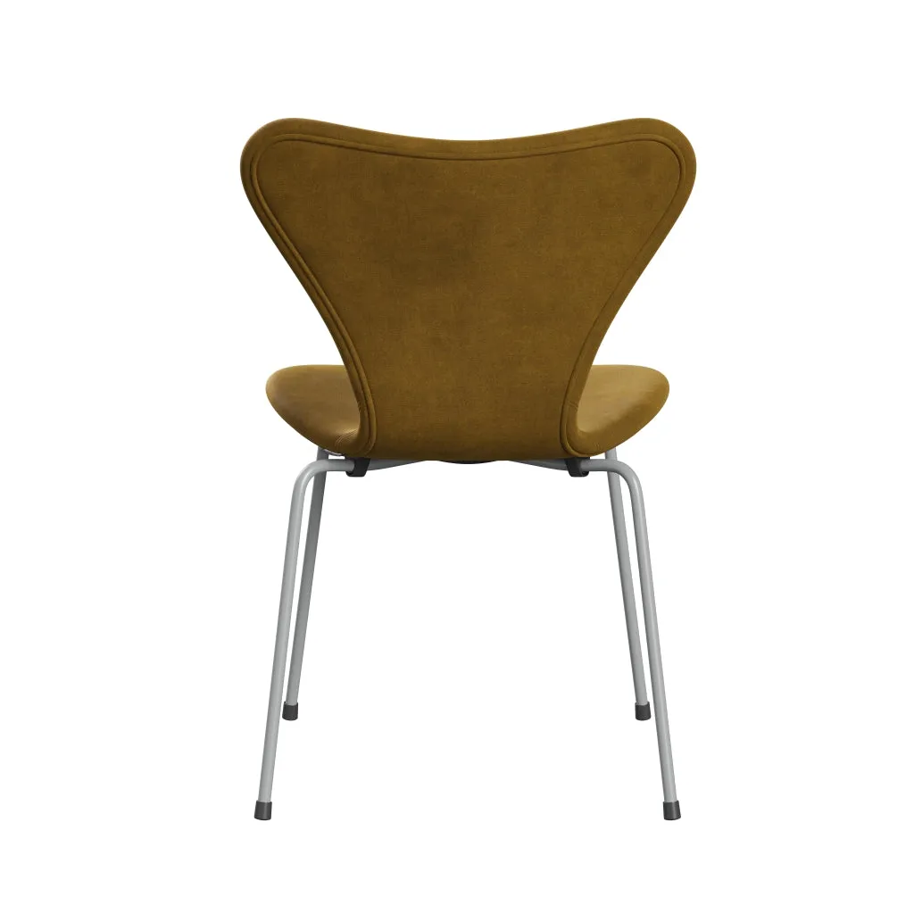 Fritz Hansen Series 7™ Chair Full Upholstery, Nine Grey/Belfast Velvet Soft Ochre