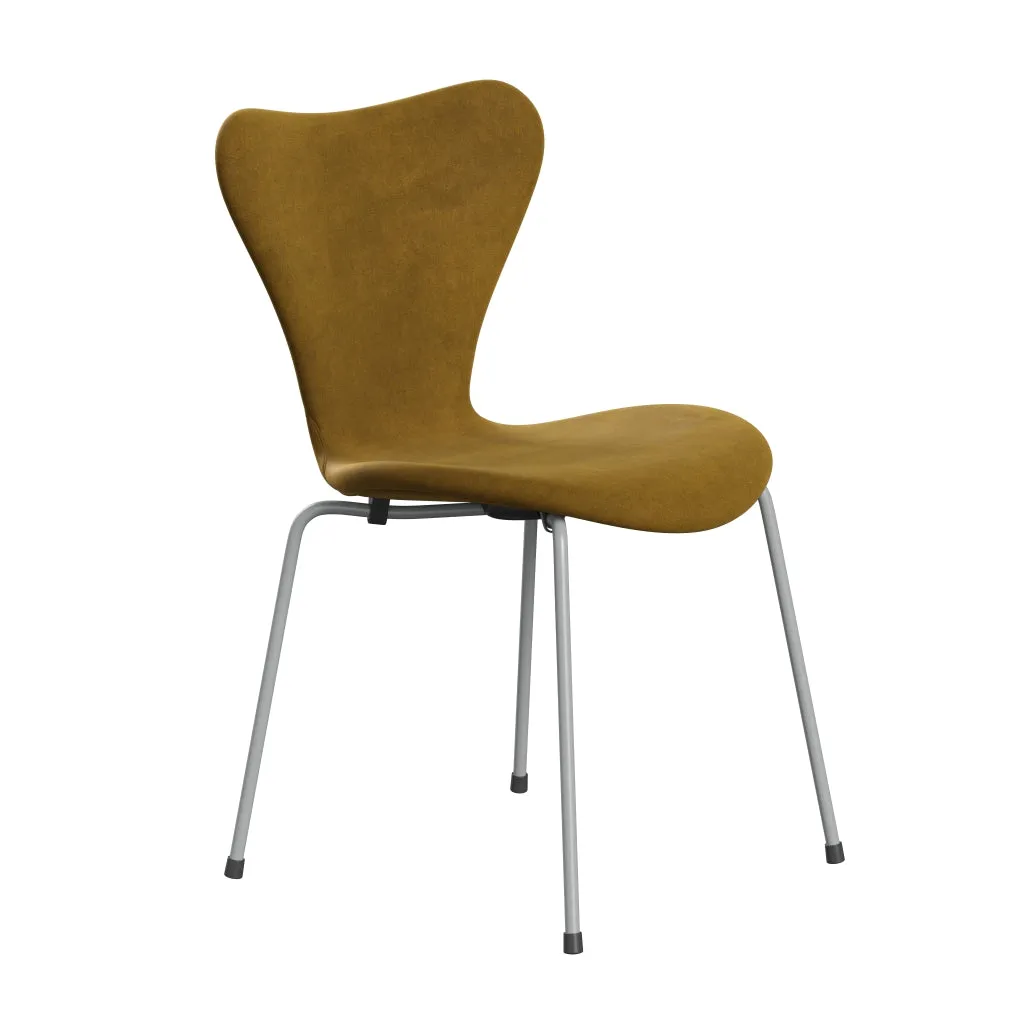 Fritz Hansen Series 7™ Chair Full Upholstery, Nine Grey/Belfast Velvet Soft Ochre