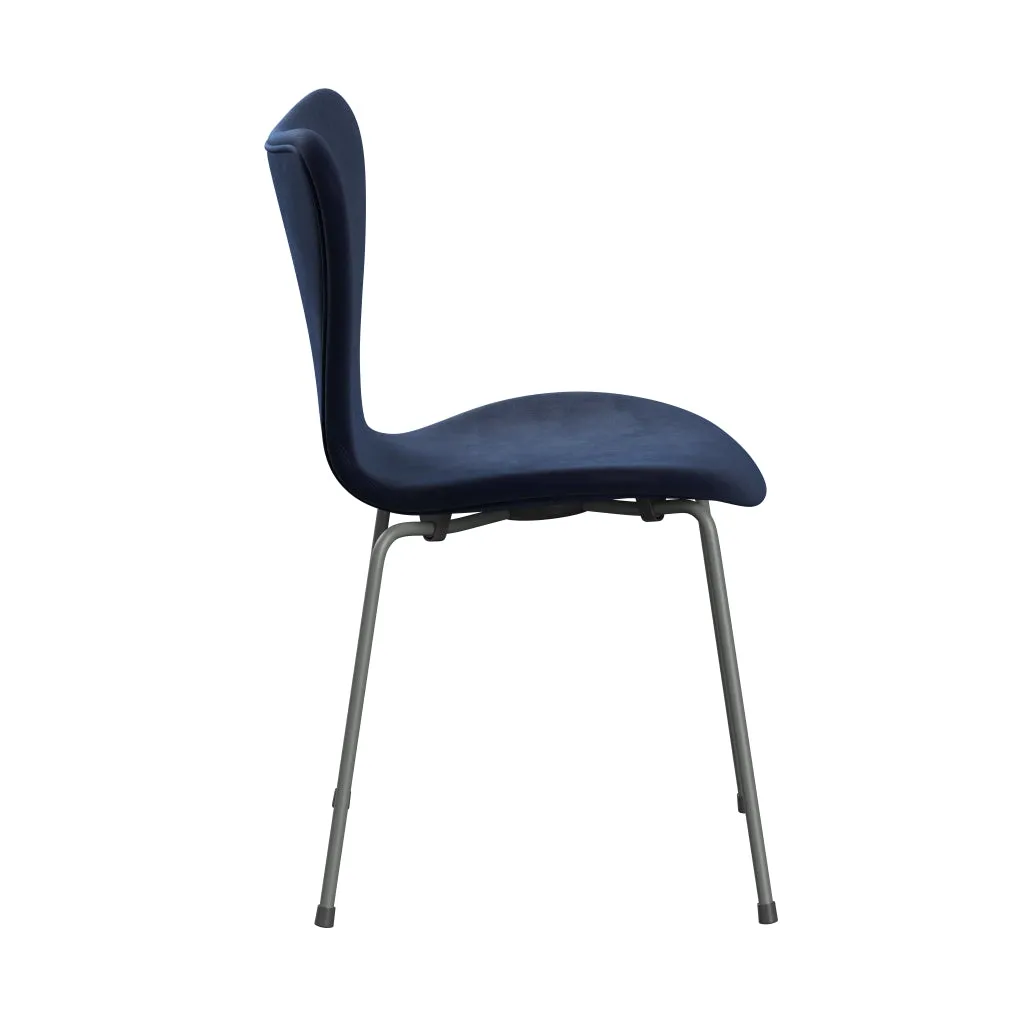 Fritz Hansen Series 7™ Chair Full Upholstery, Silver Grey/Belfast Velvet Midnight Blue