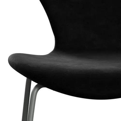 Fritz Hansen Series 7™ Chair Full Upholstery, Silver Grey/Belfast Velvet Night Black