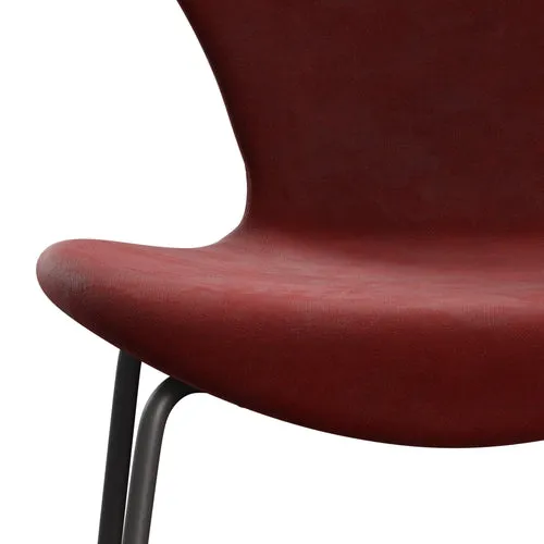Fritz Hansen Series 7™ Chair Full Upholstery, Warm Graphite/Belfast Velvet Autumn Red