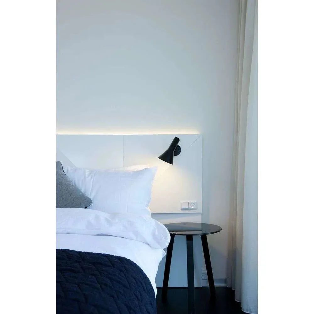 Louis Poulsen Aj Wall Lamp W/O Cable V3, Black