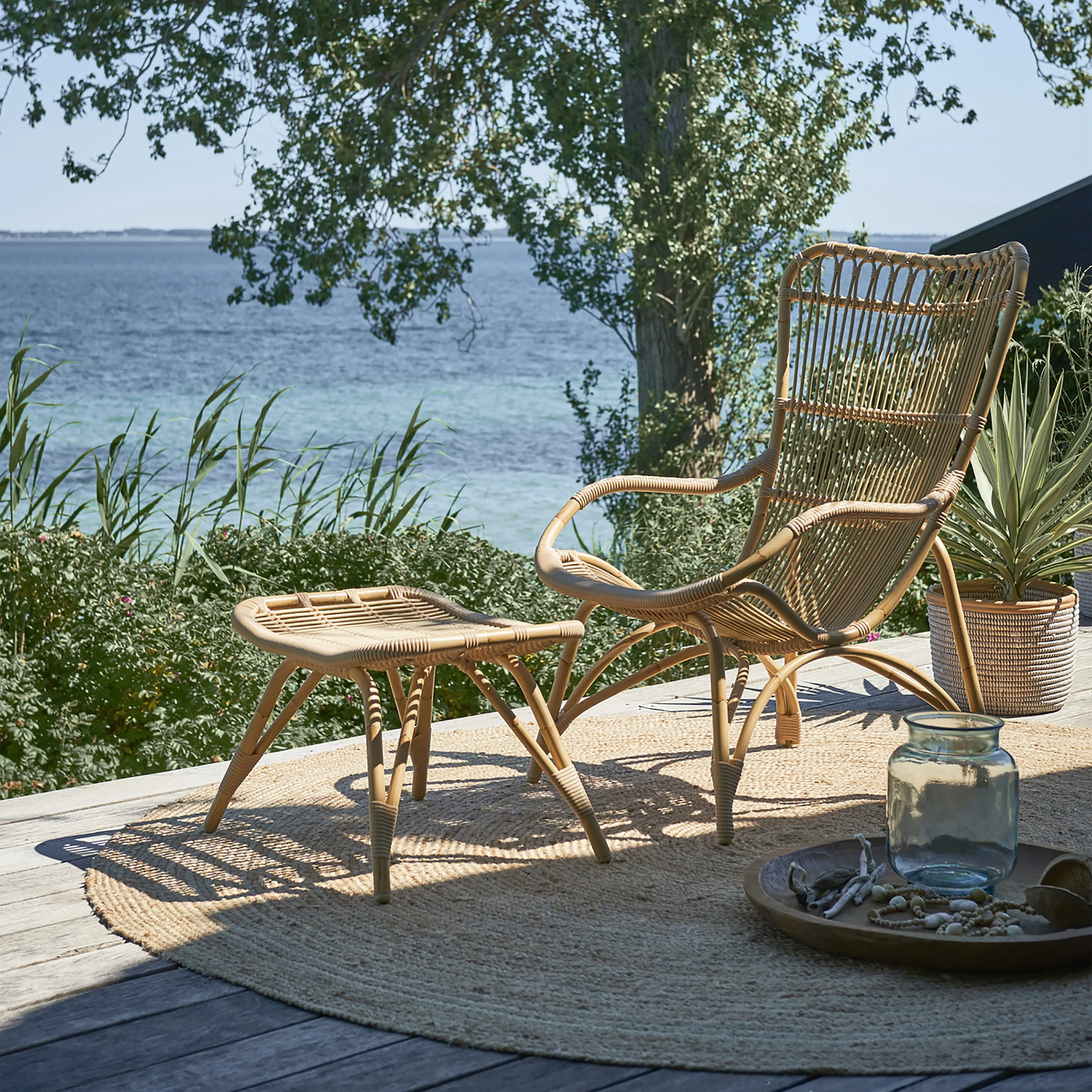 Monet Outdoor Highback Chair