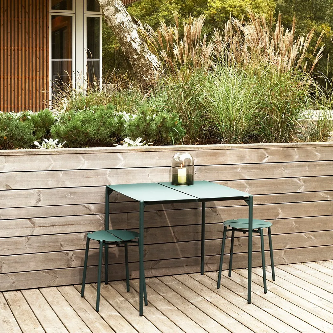 Novo Outdoor Stool