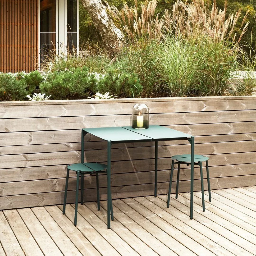 Novo Outdoor Table