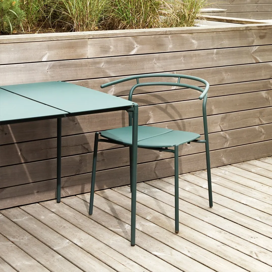 Novo Outdoor Table