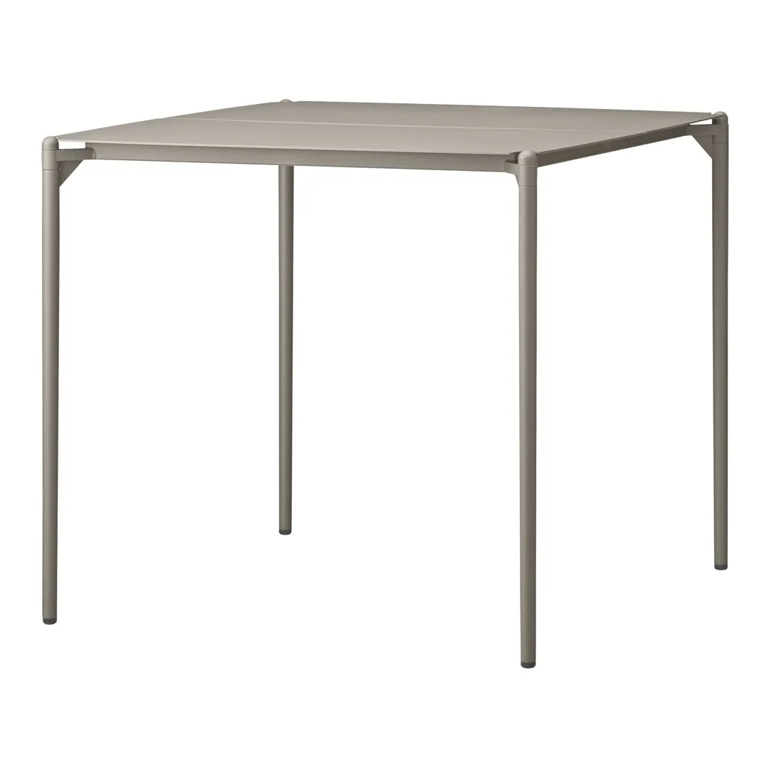 Novo Outdoor Table