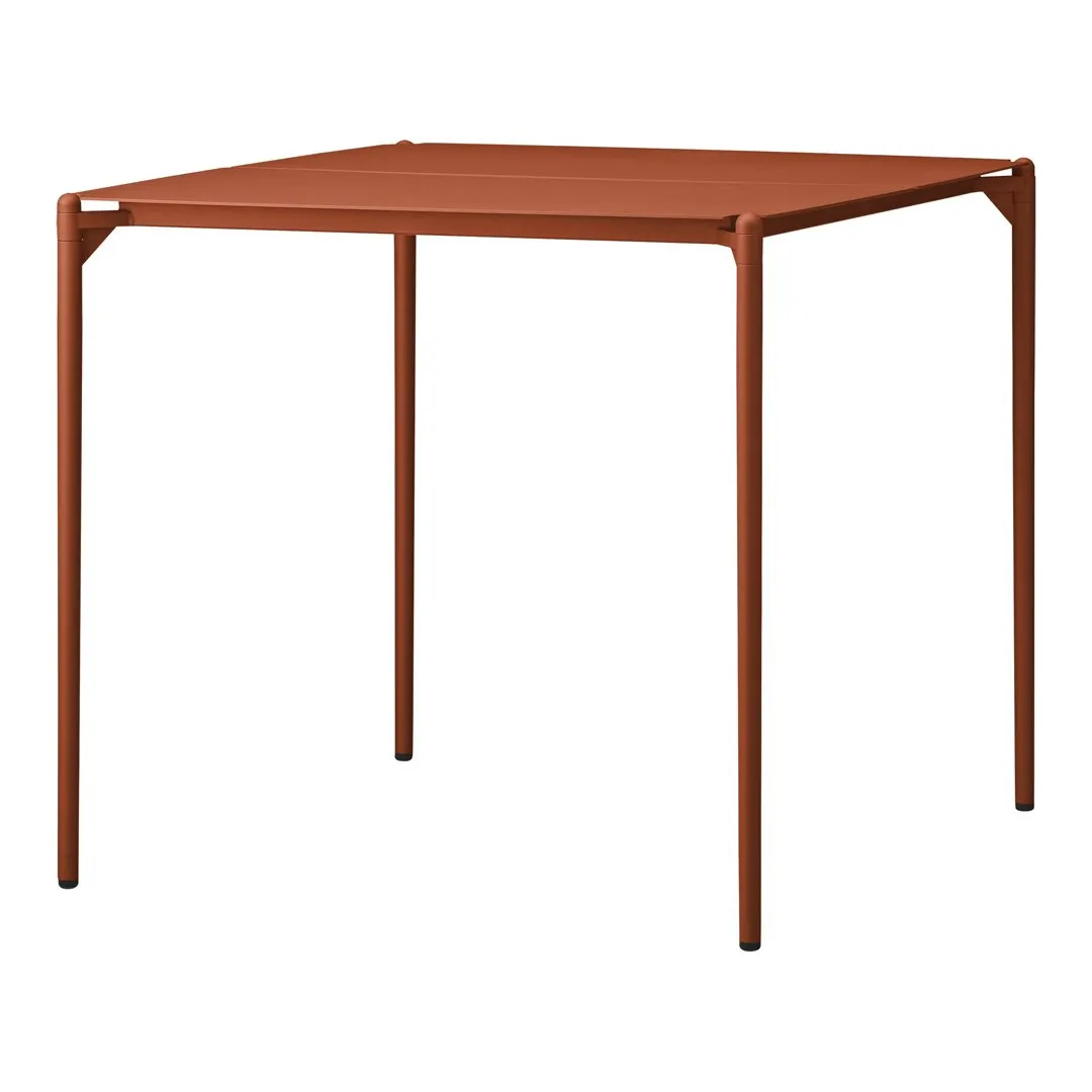 Novo Outdoor Table