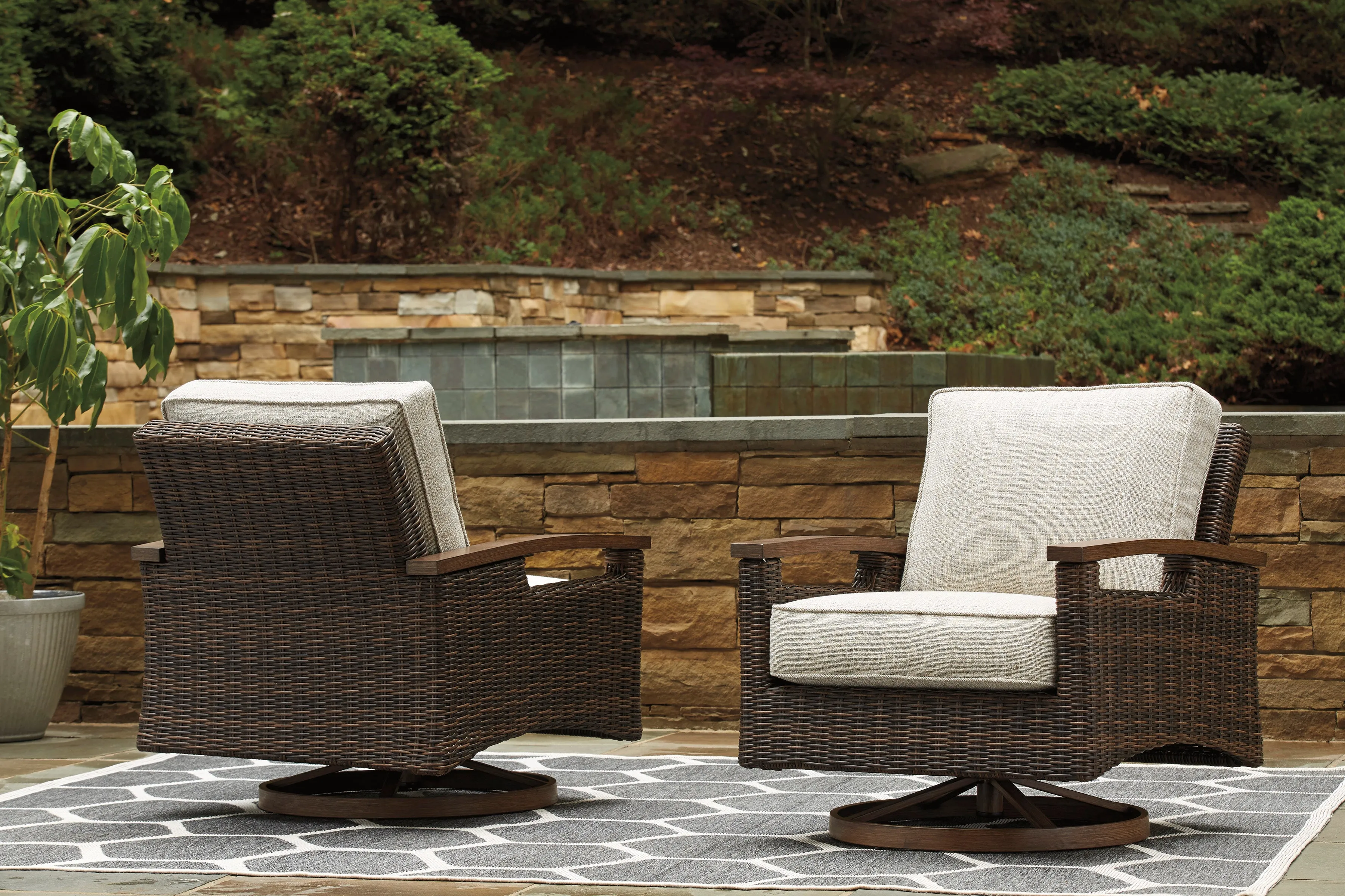 Paradise Trail - Outdoor Swivel Lounge Chair (Set of 2) - Medium Brown