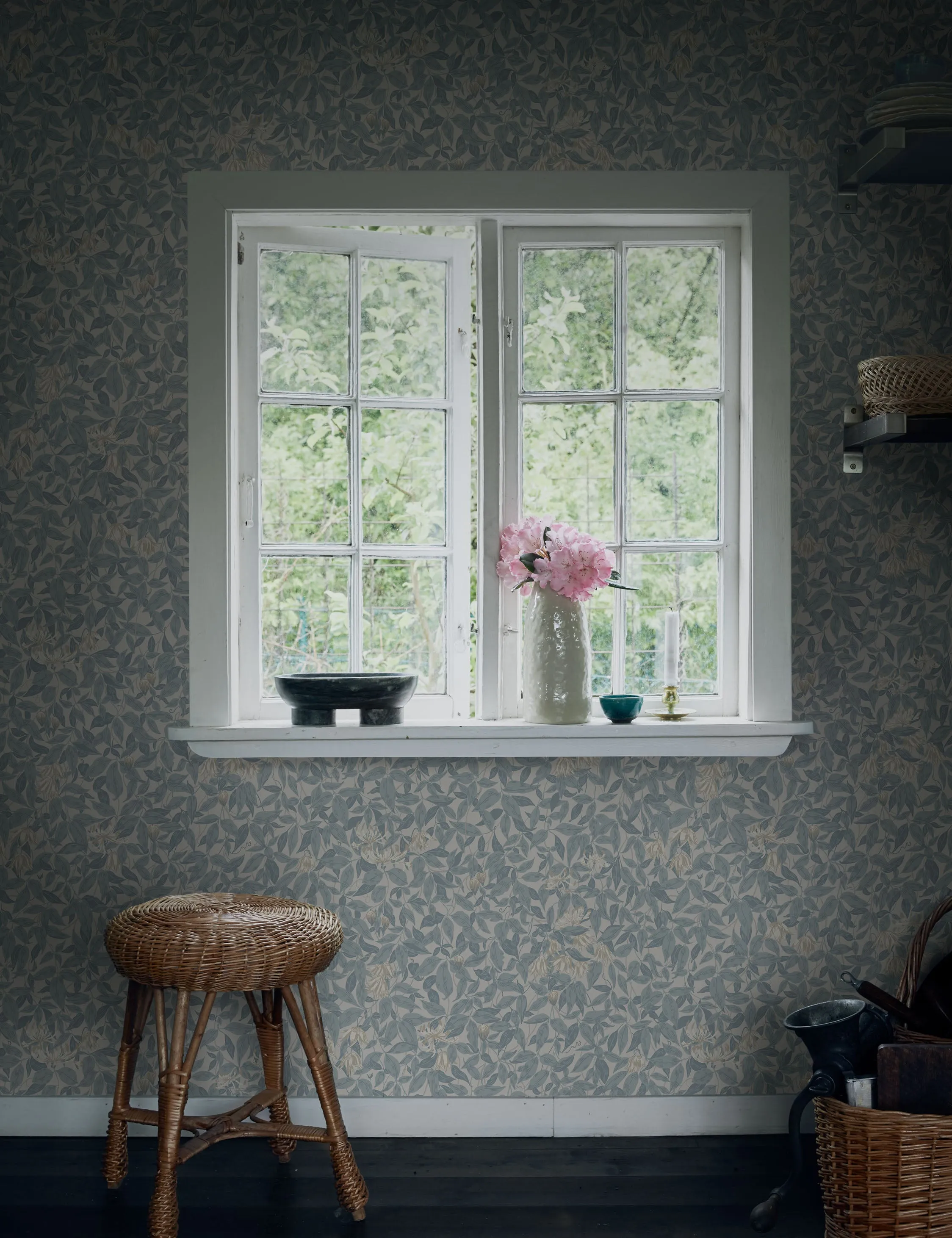 Scalamandre Linnea Wallpaper by Sandberg Lulu and Georgia