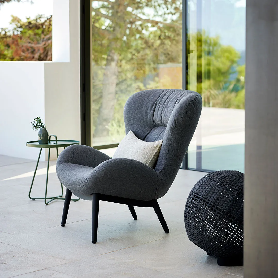 Serene Outdoor Lounge Chair