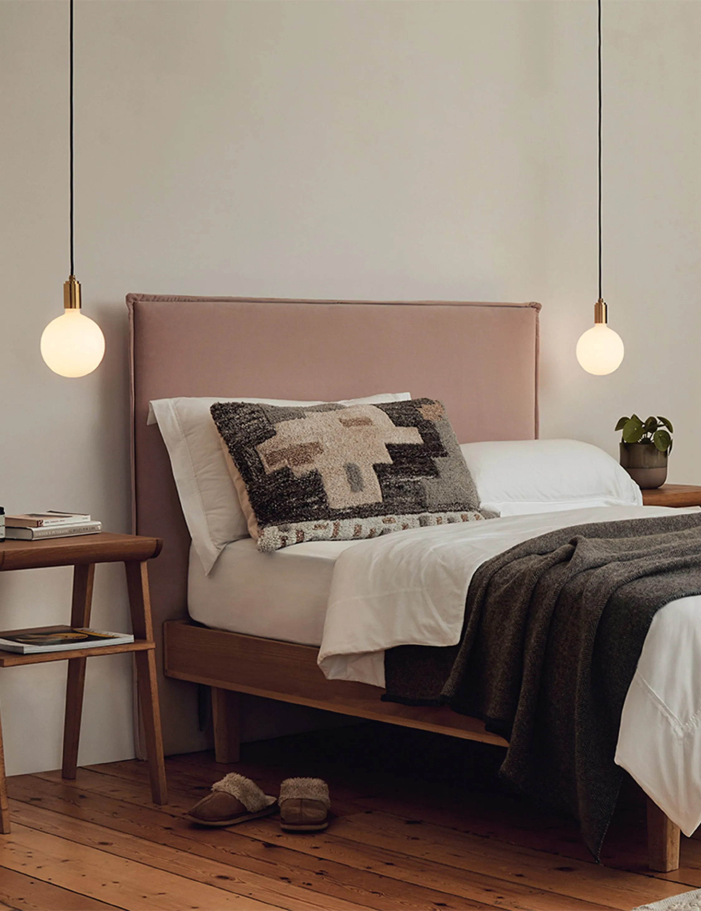 Sphere IV Pendant Light by Tala Lulu and Georgia