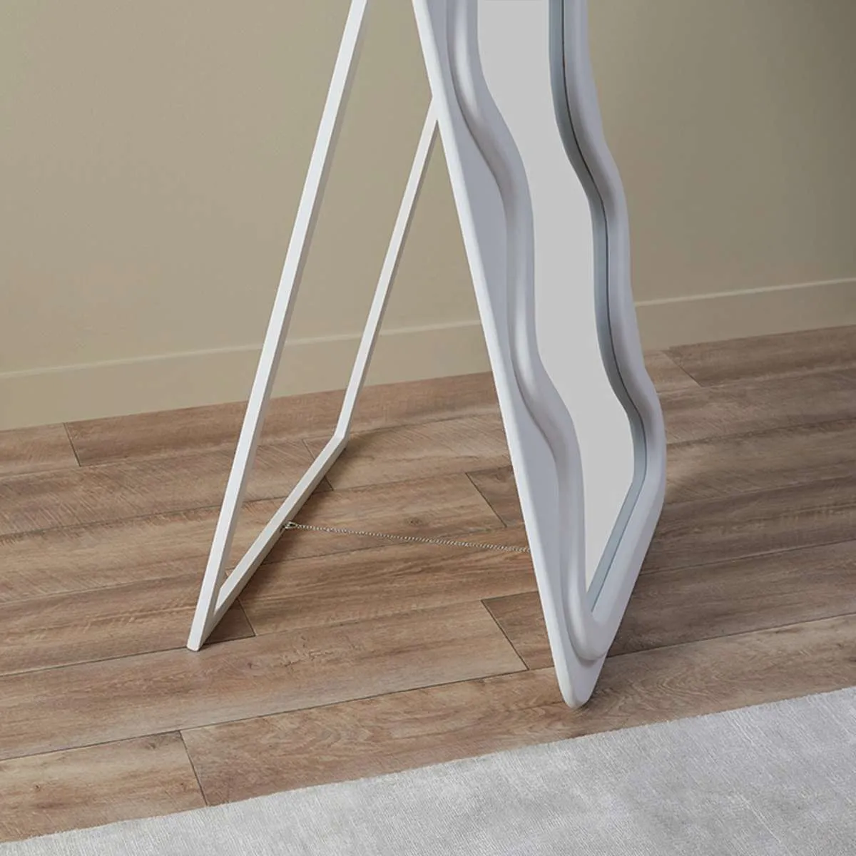 Squiggle Mirror Mocka