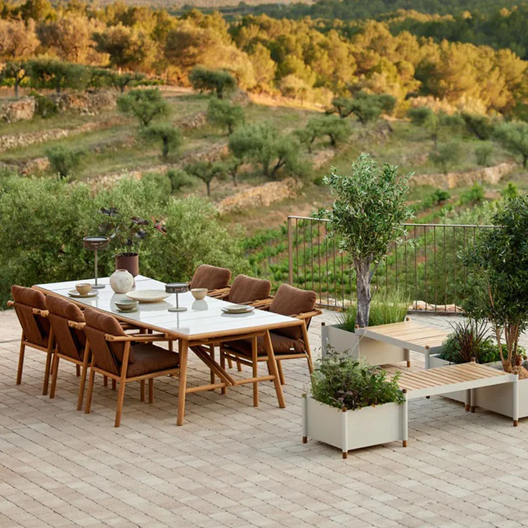 Sticks Outdoor Dining Table