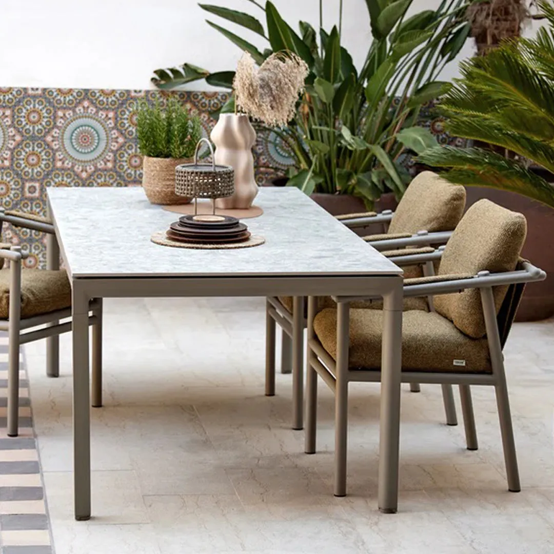 Sticks Outdoor Dining Table