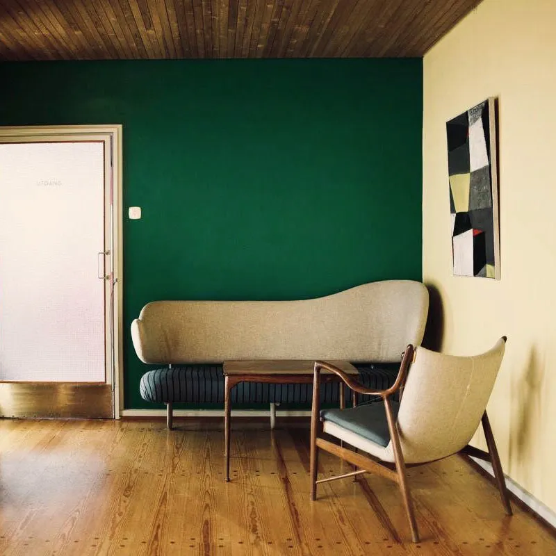 The Wall Sofa
