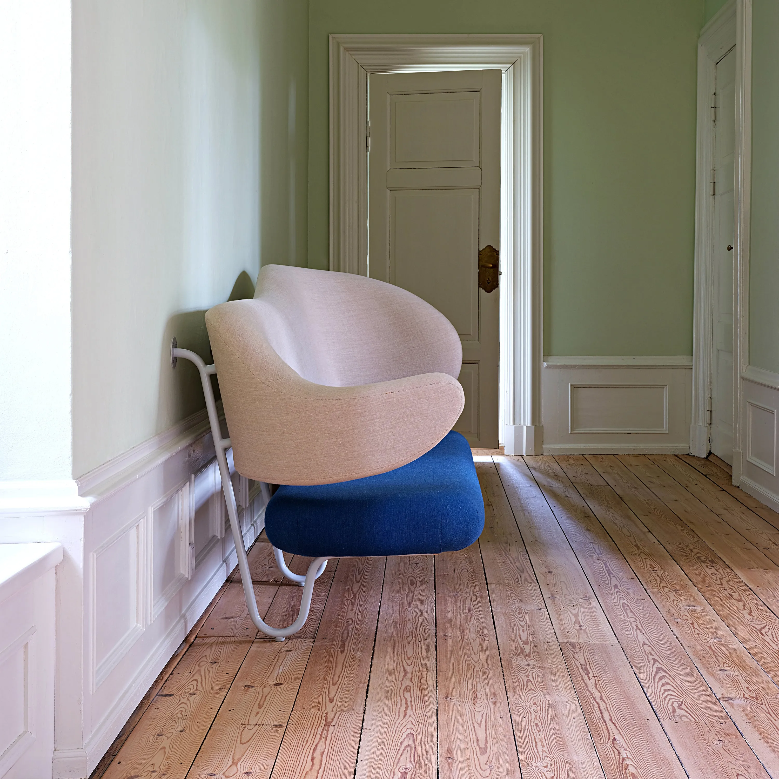 The Wall Sofa