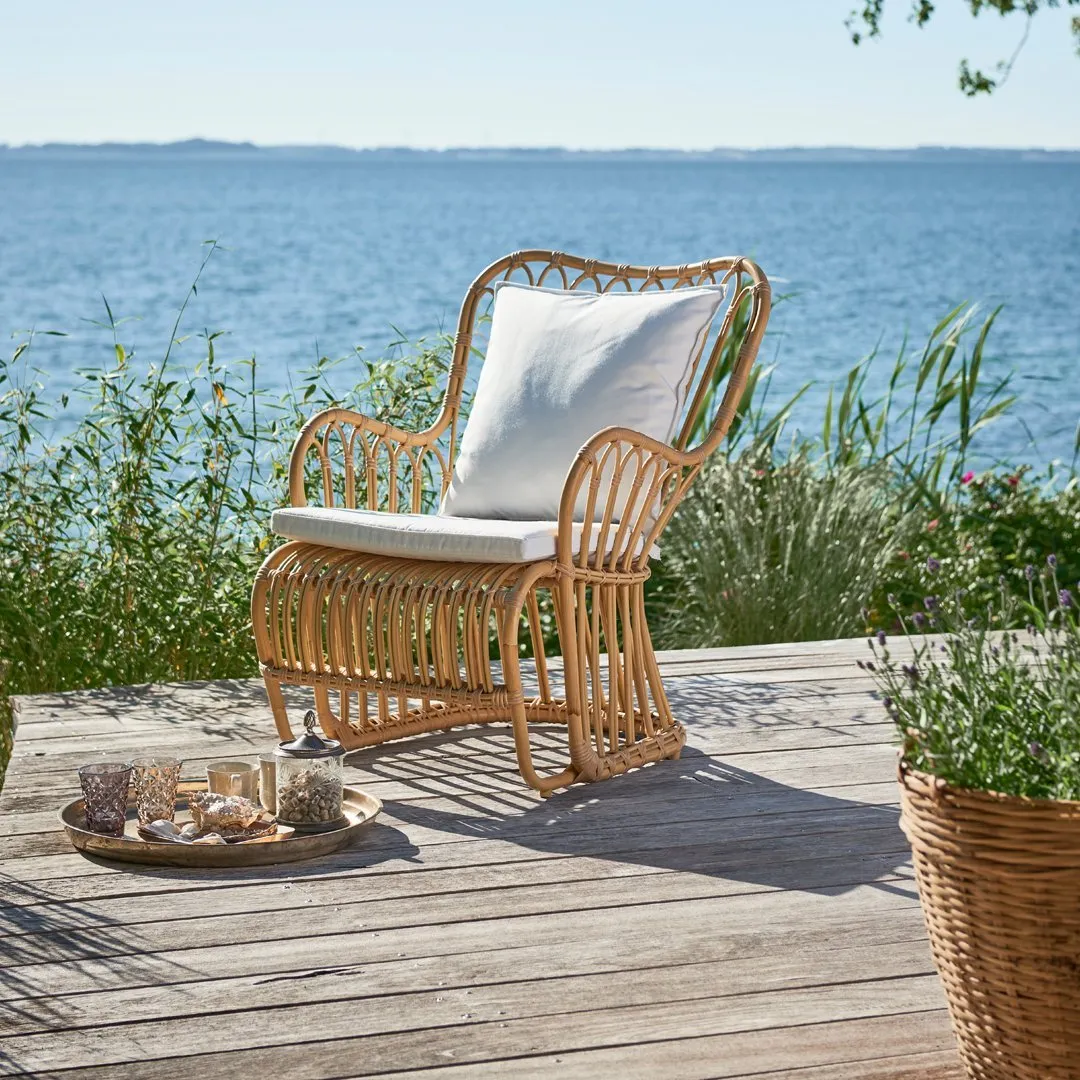 Tulip Outdoor Lounge Chair